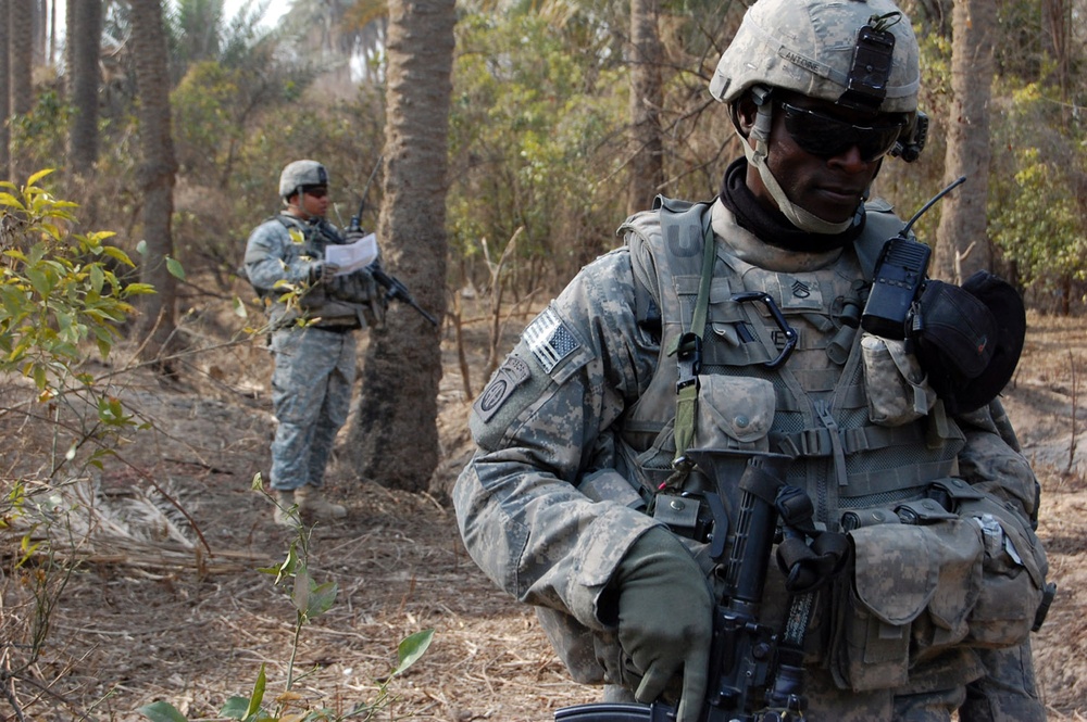 DVIDS - Images - Wolfhounds, Iraqi police take look at election ...