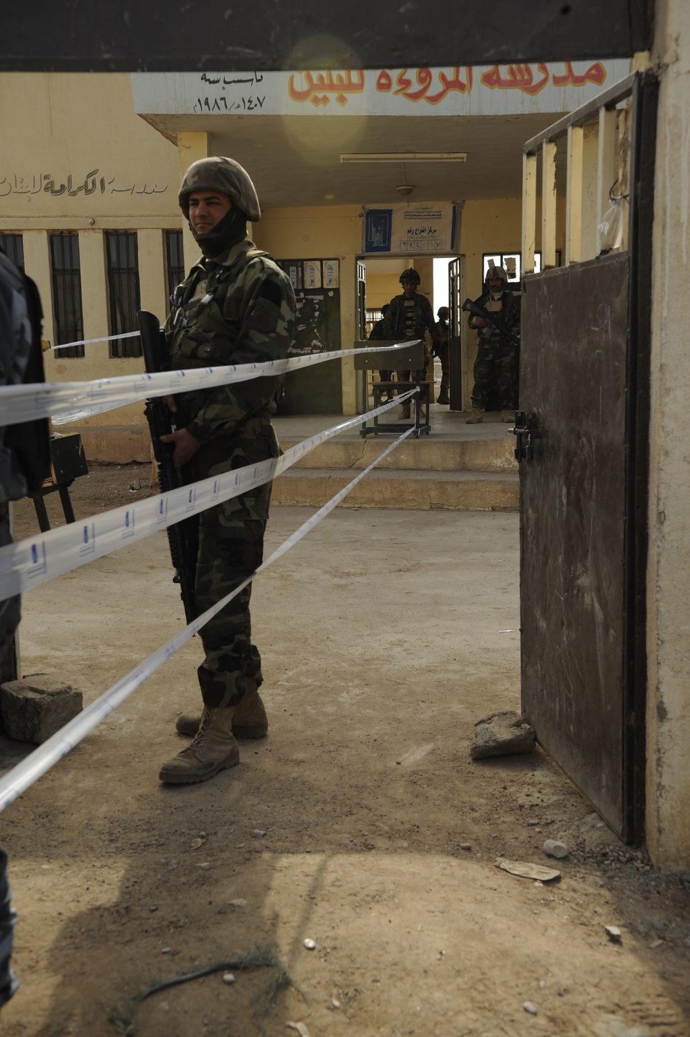Early voting in Mosul