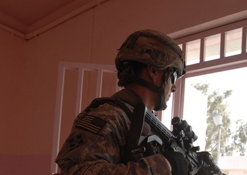 'Raider' Brigade Soldiers finalize plans for Iraq's provincial elections