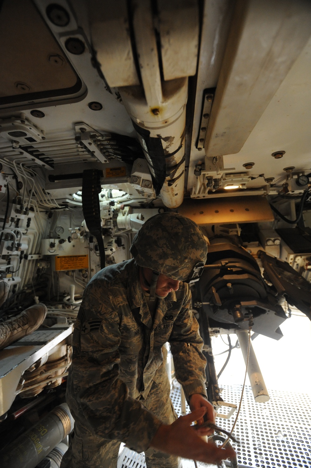 Air Force learns Artillery at Forward Operating Base Hunter