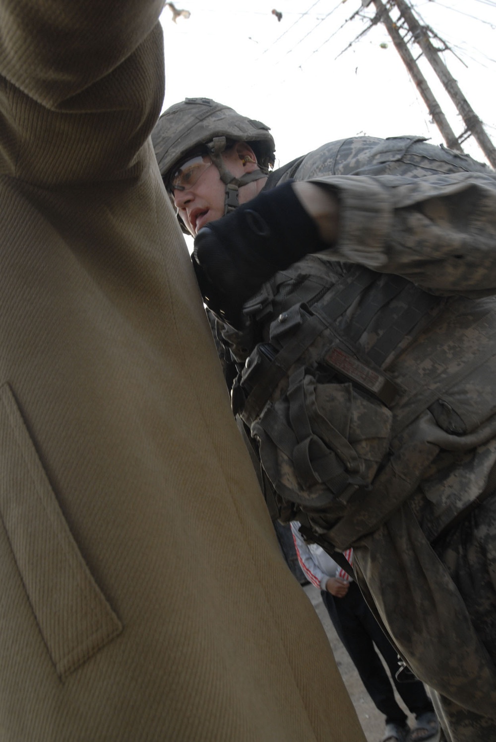 'Comanche' Troop Traffic Control Points keep Iraqi citizens safe