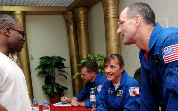 Astronauts arrive to Qatar