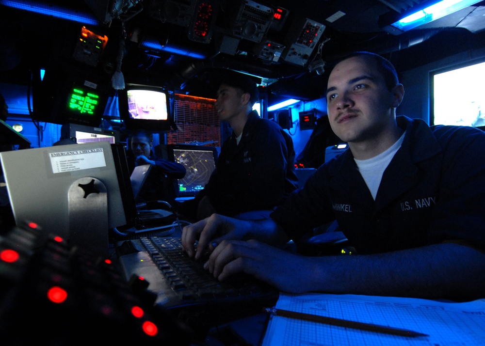 DVIDS - Images - Air traffic control aboard USS Essex