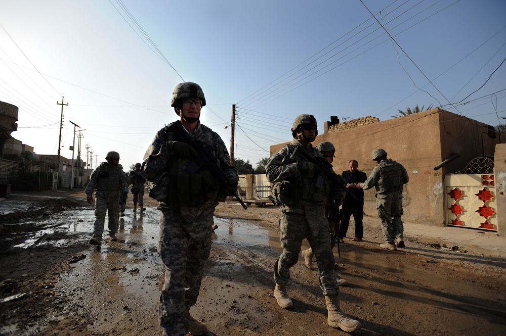 Familiarization patrol around Baghdad
