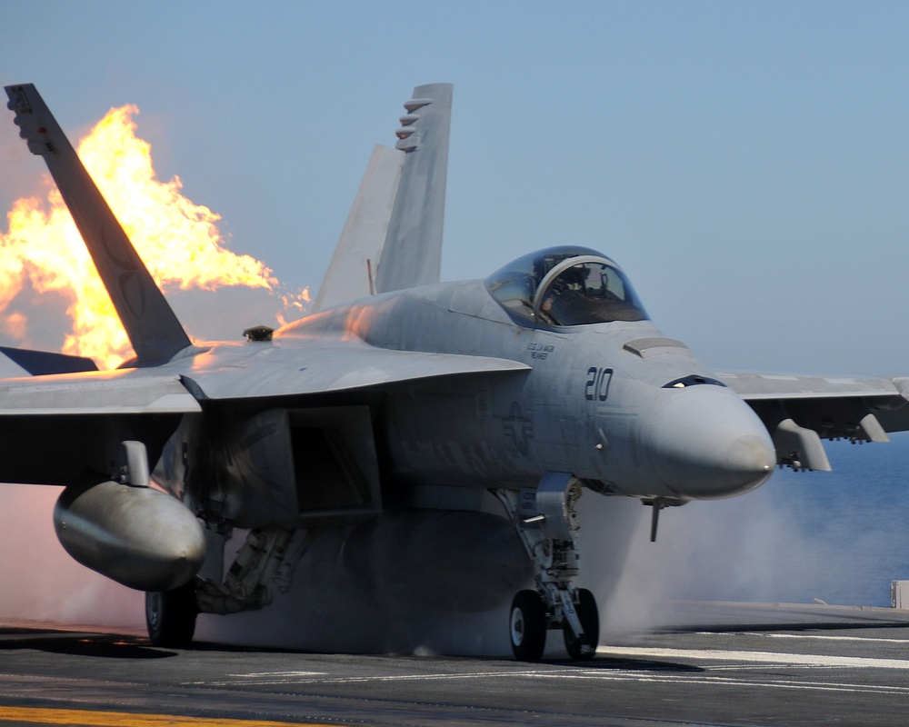 Super Hornet fires off USS Abraham Lincoln flight deck