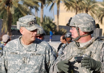 Top U.S. Commander in Iraq Patrols With Iraqi Security Forces, Paratroopers at Famed Book Market
