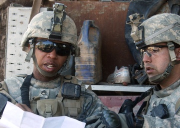 Iraqi police, Wolfhounds air assault into Hussaniyah