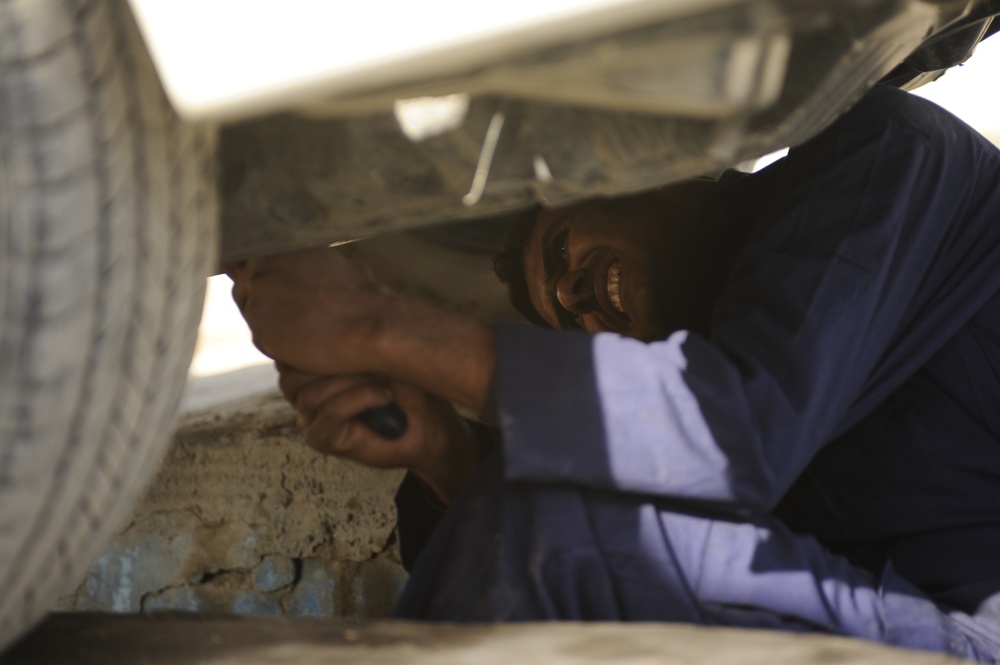 Iraqi police vehicle hub