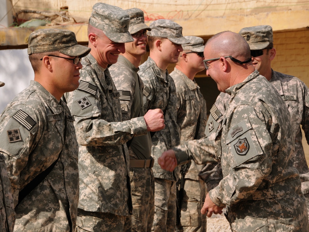 Multi-National Force - Iraq Command Sergeant Major Visits Warhorse Soldiers