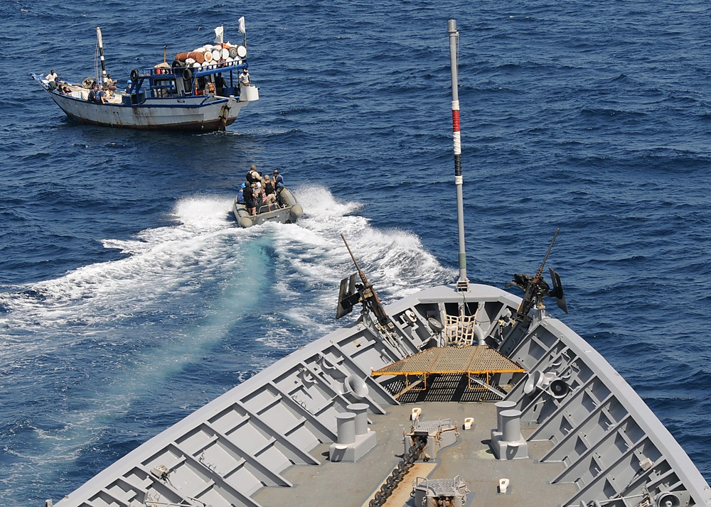 USS Vella Gulf Assists Distressed Dhow