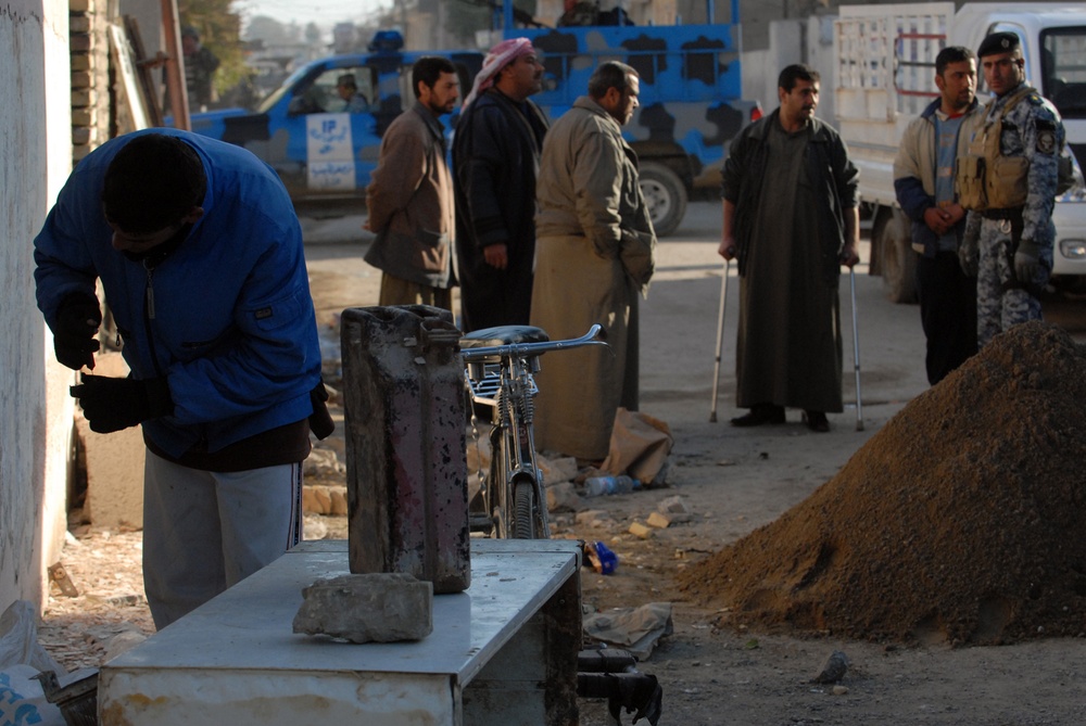 Iraqi Police clean up the streets of Iraq