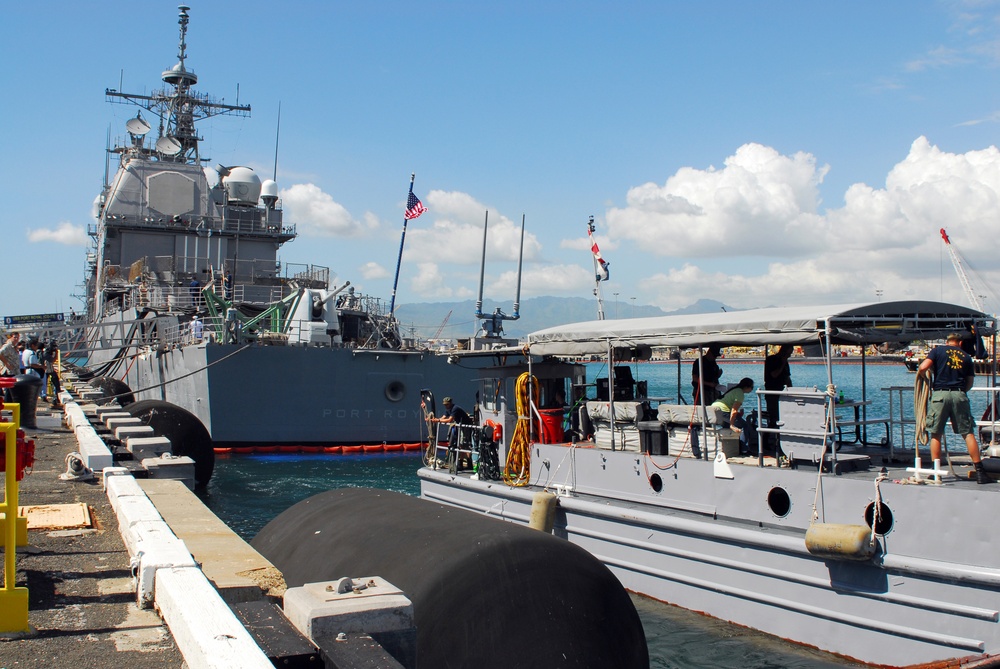 USS Port Royal damage assessment