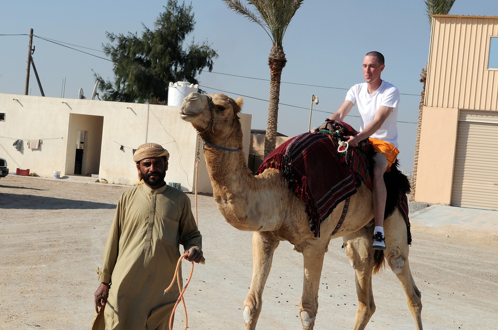 Top Qatar General Hosts Beach Outing