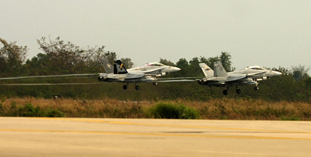 Thai, U.S. Forces Train to Protect the Skies During Cobra Gold 2009