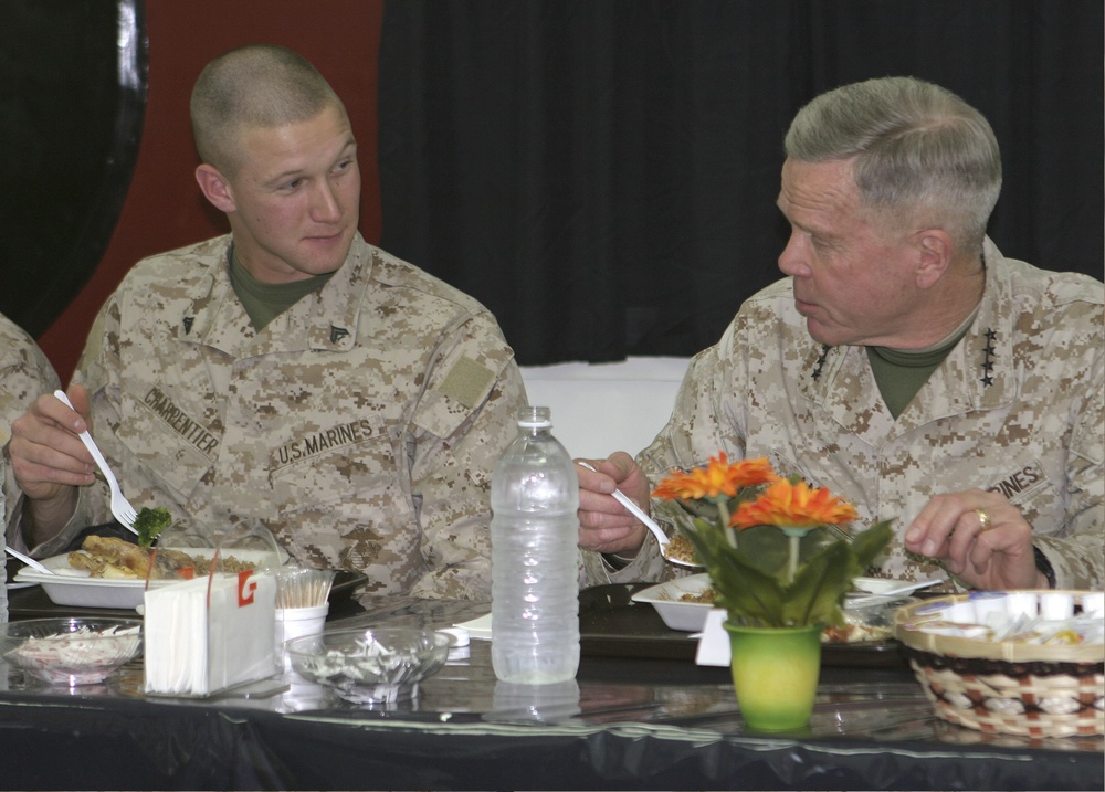 Assistant Commandant visits the Marines in Iraq