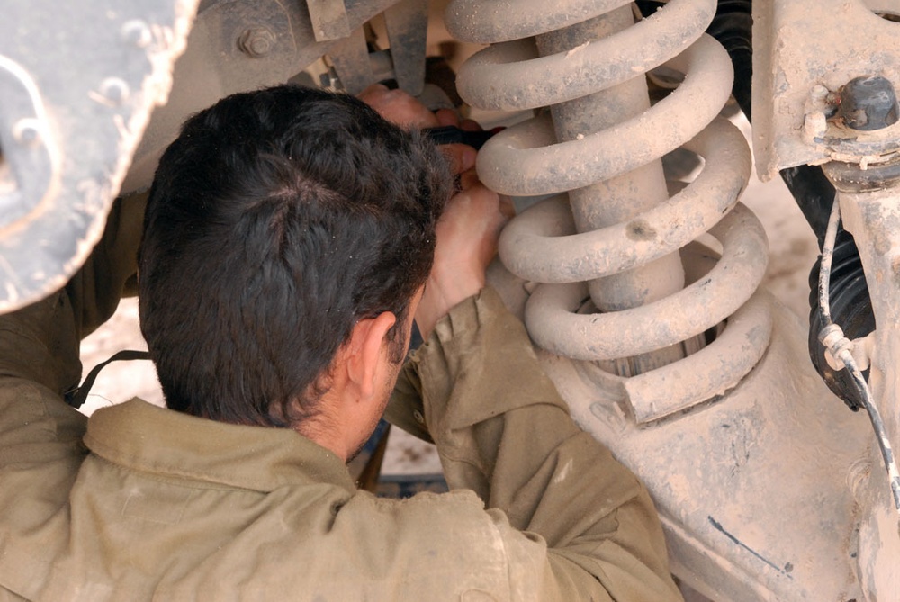 Partnership program to train Iraqi mechanics