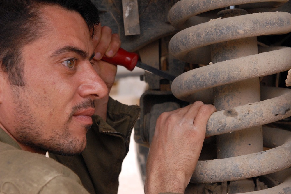 Partnership program to train Iraqi mechanics