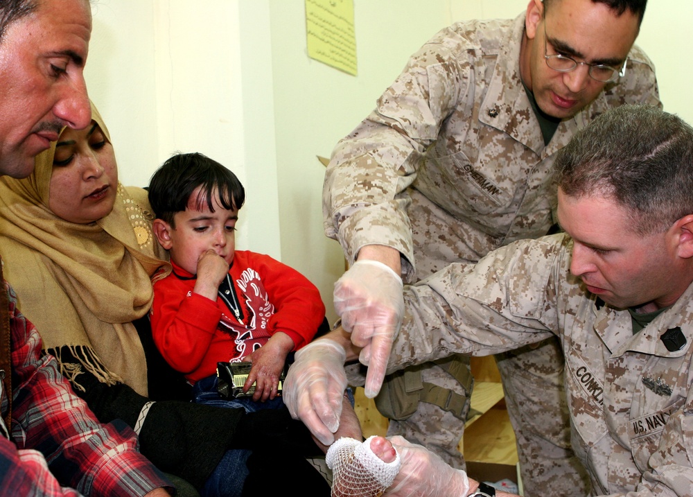 Multi-National Force - West ends four-month saga that brings hope to Iraqi family