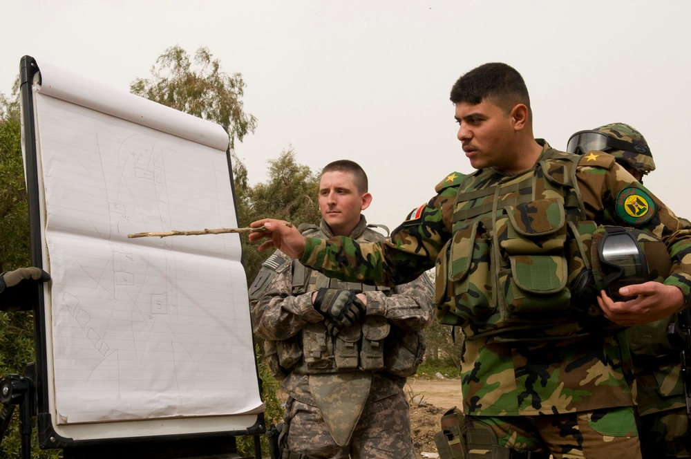 First Lightning hone skills with Iraqi army partners