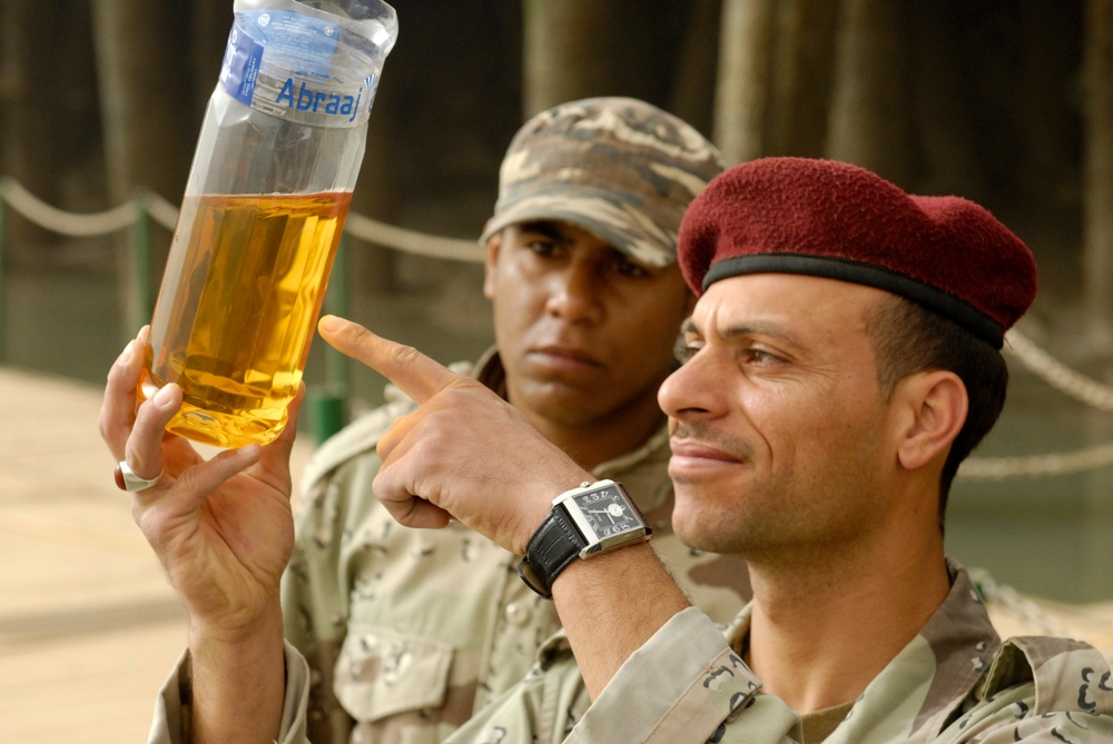 Iraqi Navy Trains on New Boats