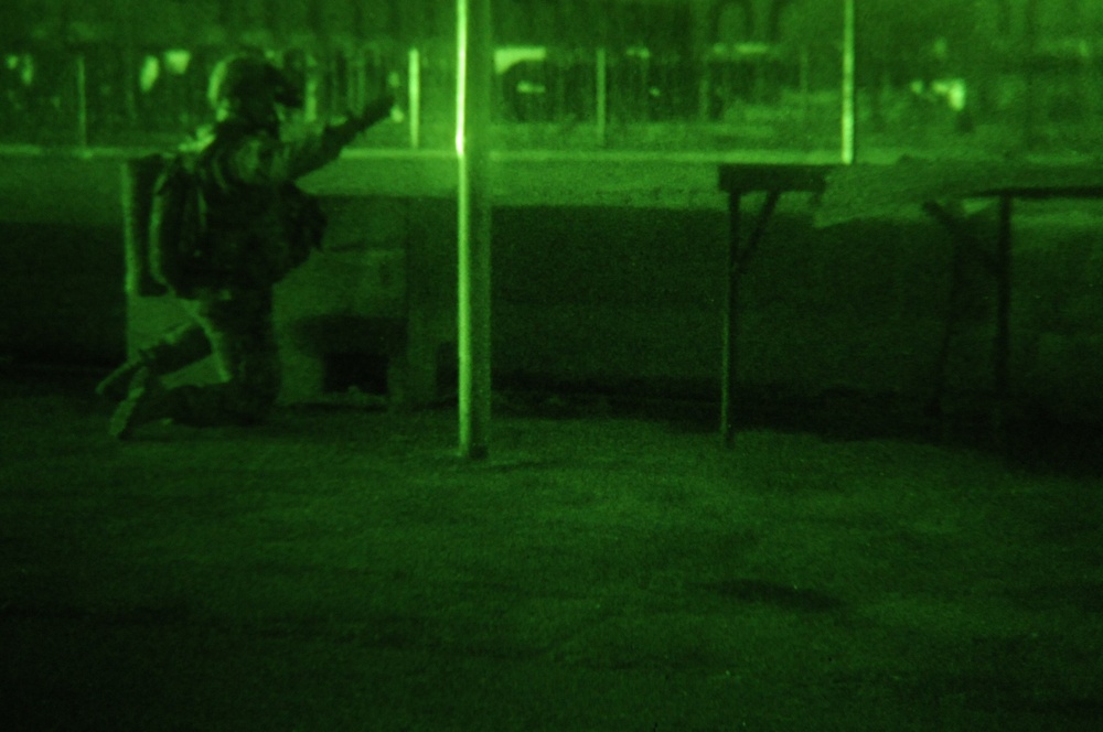 Night-time patrol in Baghdad