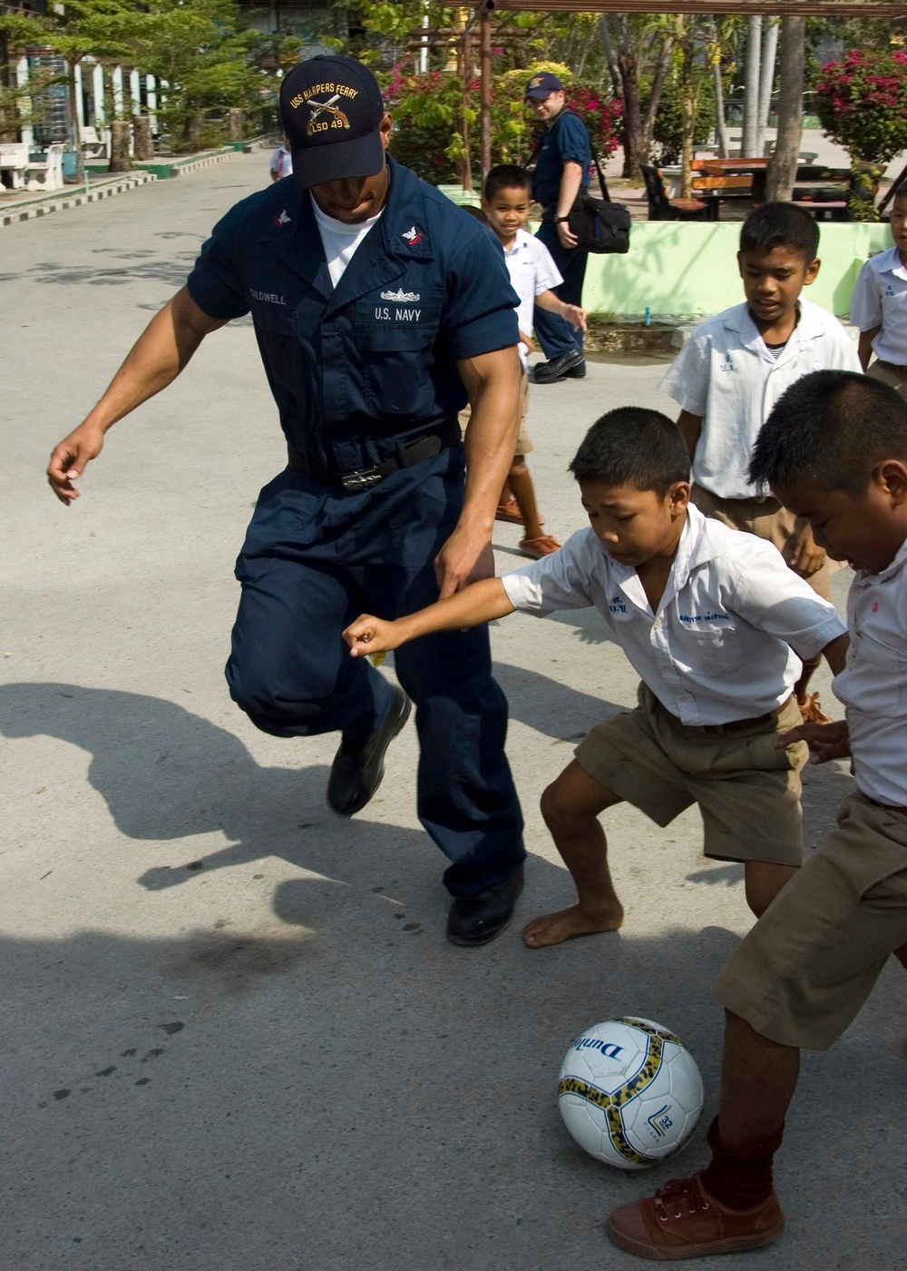 Community service at Ban Klong Sai School