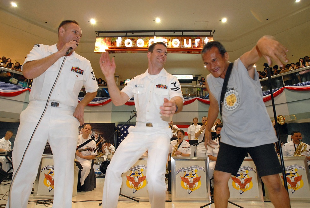 Far East Edition Performs at Mall in the Philippines