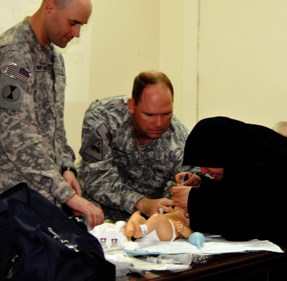 Warhorse Soldiers conduct newborn lifesaving training