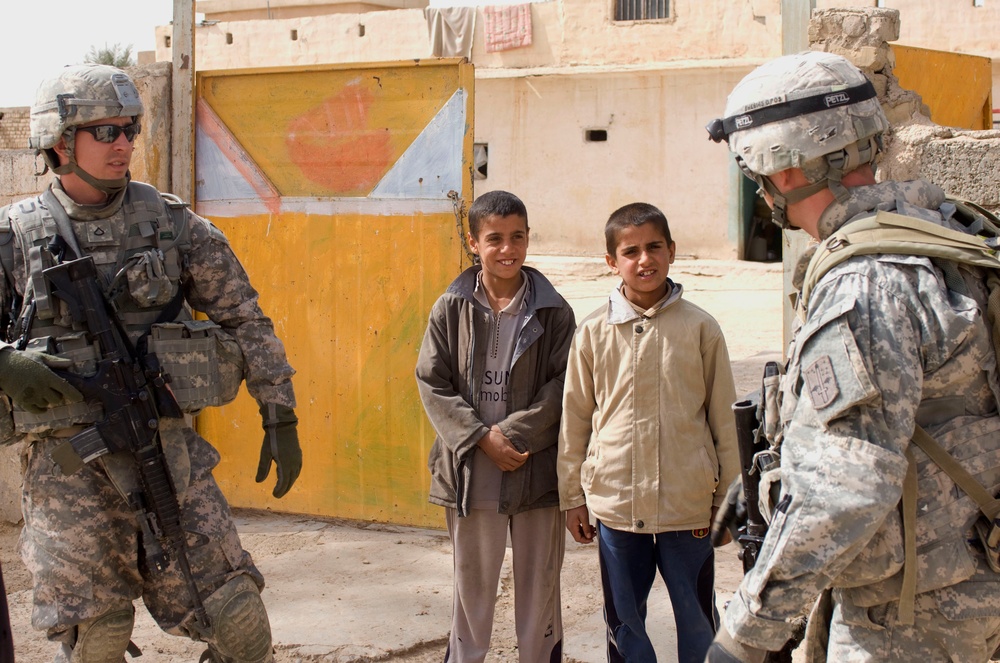 Patrol in the village of Shananah in Diyala Province, Iraq