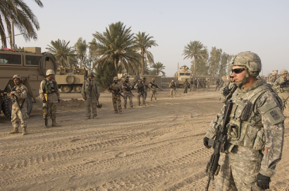 Patrol in the village of Shananah in Diyala Province, Iraq