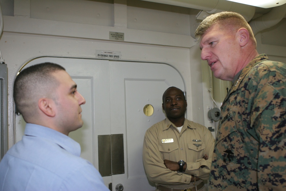 Marine Forces Command Commanding General Visits 22nd Marine Expedtionary Unit Aboard USS Bataan