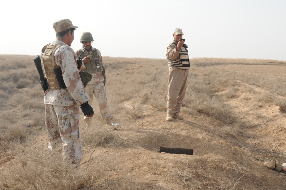 Patrol in Rashaad, Iraq