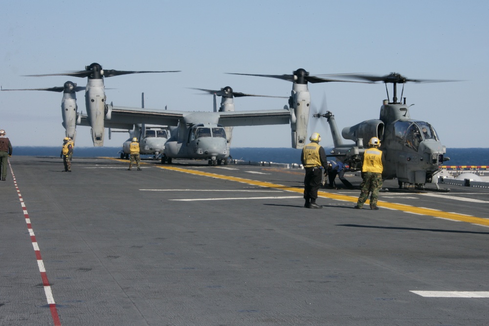 Marine Medium Tiltrotor Squadron 263 (Reinforced) Conducts Flight Ops Aboard Bataan