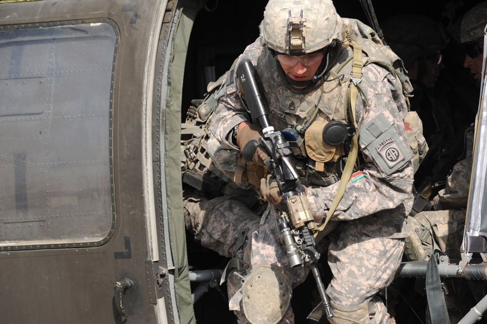 Paratroopers train for quick response
