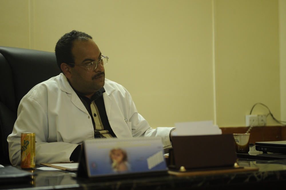 Meeting with a local sheik in Afak, Iraq