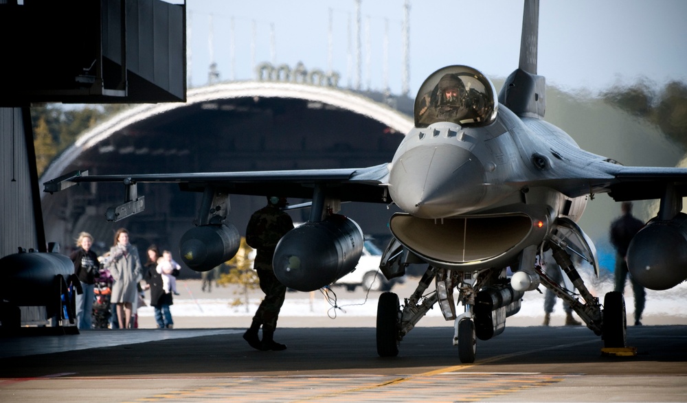 14th Fighter Squdron Returns From Deployment