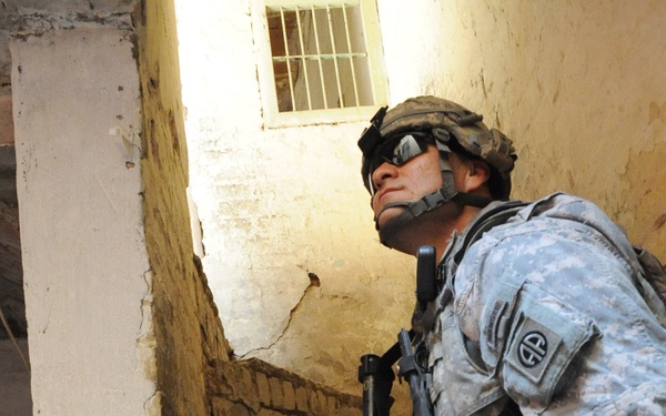 Iraqi Army, Paratroopers Team Up for Operation Sway Sway