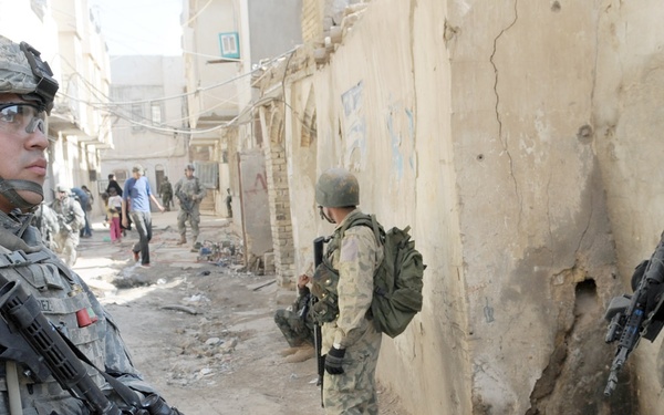 Iraqi army, Paratroopers team up for Operation Sway Sway