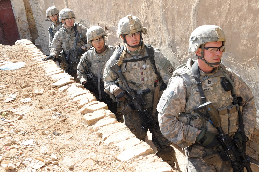 Iraqi army, Paratroopers team up for Operation Sway Sway