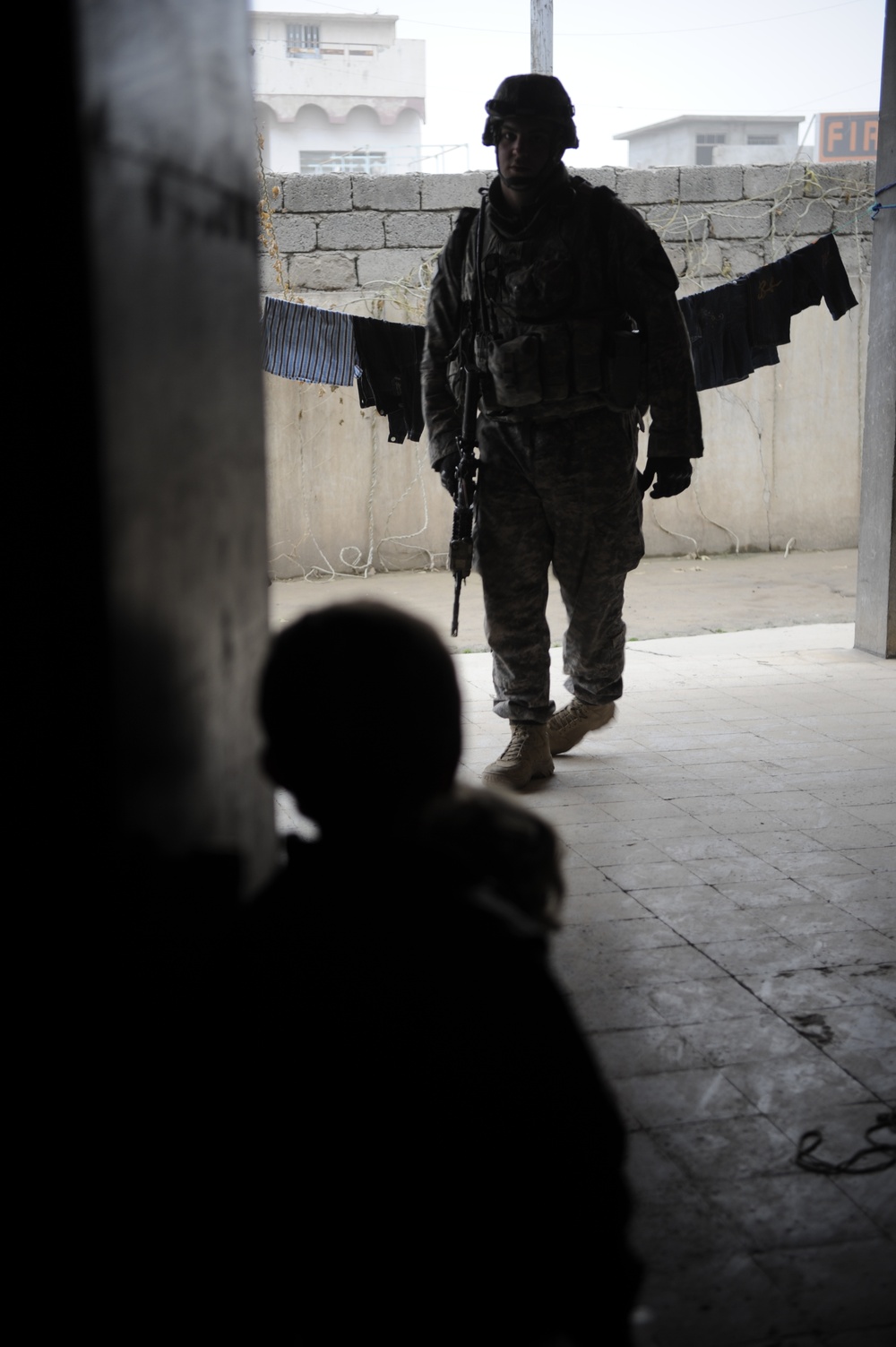 Patrol in the Zinjali neighborhood of Mosul