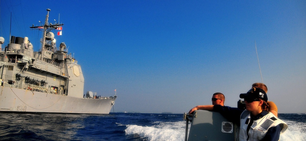 USS Lake Champlain in the Maldives