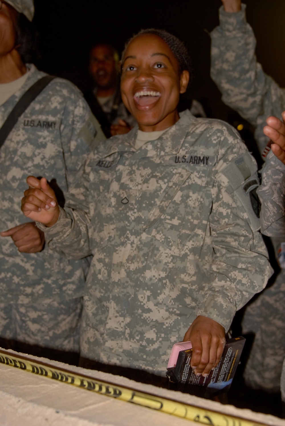 Blackstreet thanks Troops by giving concert
