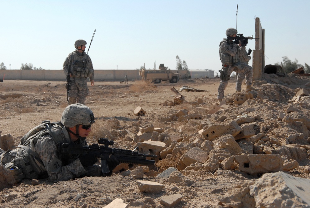 Search of a former weapons manufacturing facility in Iskandariyah, Iraq