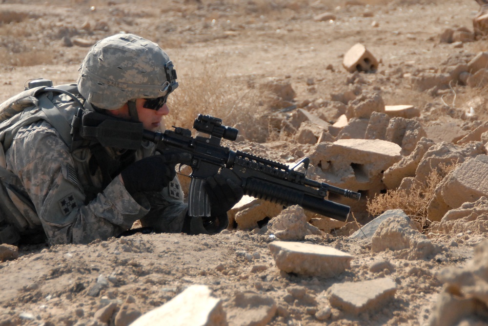 Search of a former weapons manufacturing facility in Iskandariyah, Iraq