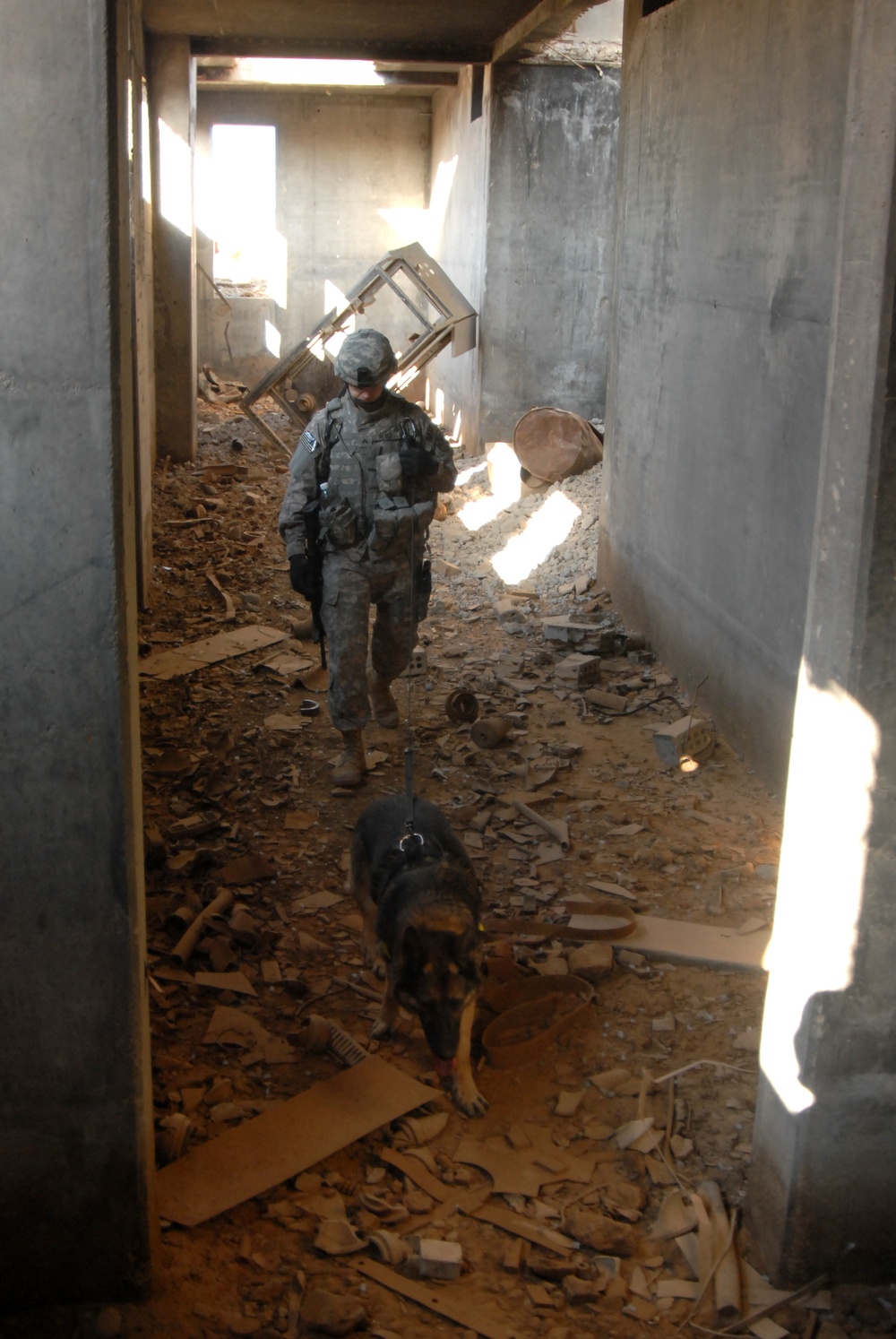 Search of a former weapons manufacturing facility in Iskandariyah, Iraq