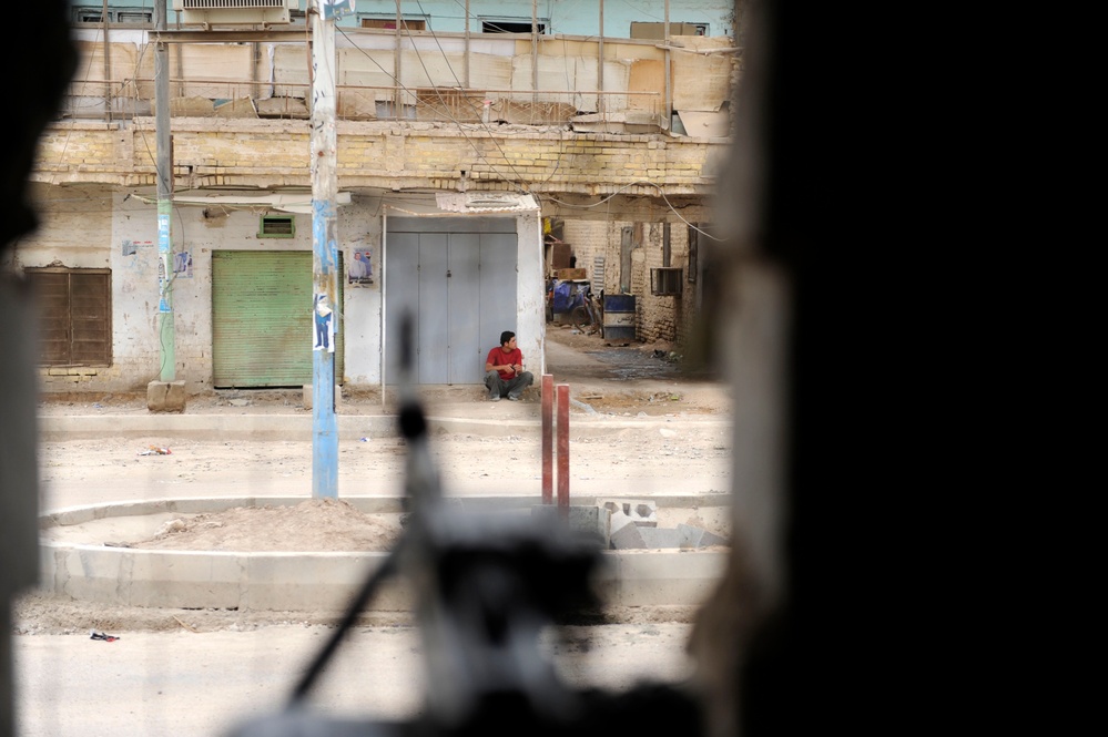 Patrol through the At Tannumah District in Basra