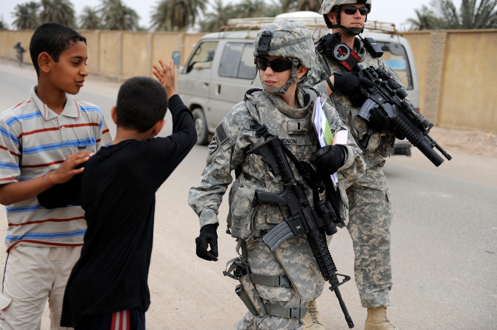 Patrol through the At Tannumah District in Basra
