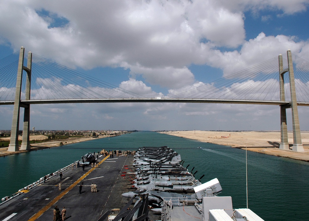 USS Iwo Jima transits the Suez Canal