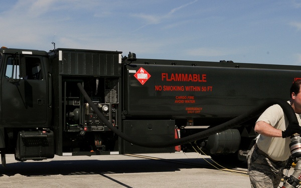 Refueling an A-10