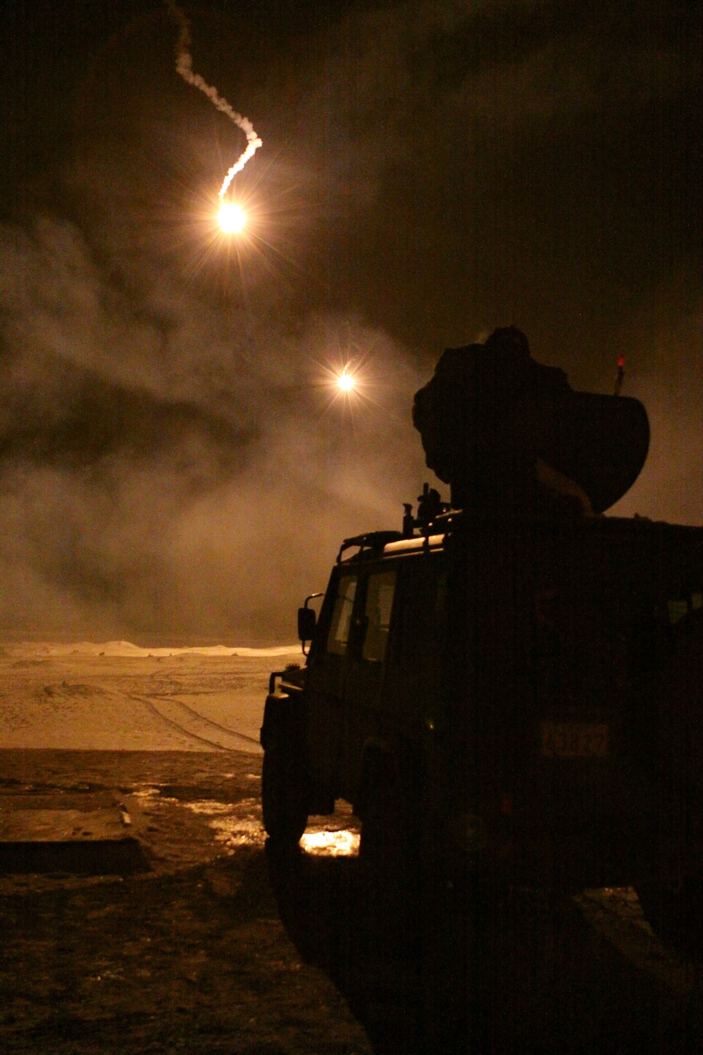 Flares Illuminate the Night During a Live-fire Training Exercise at Exercise Maritime Raider 09